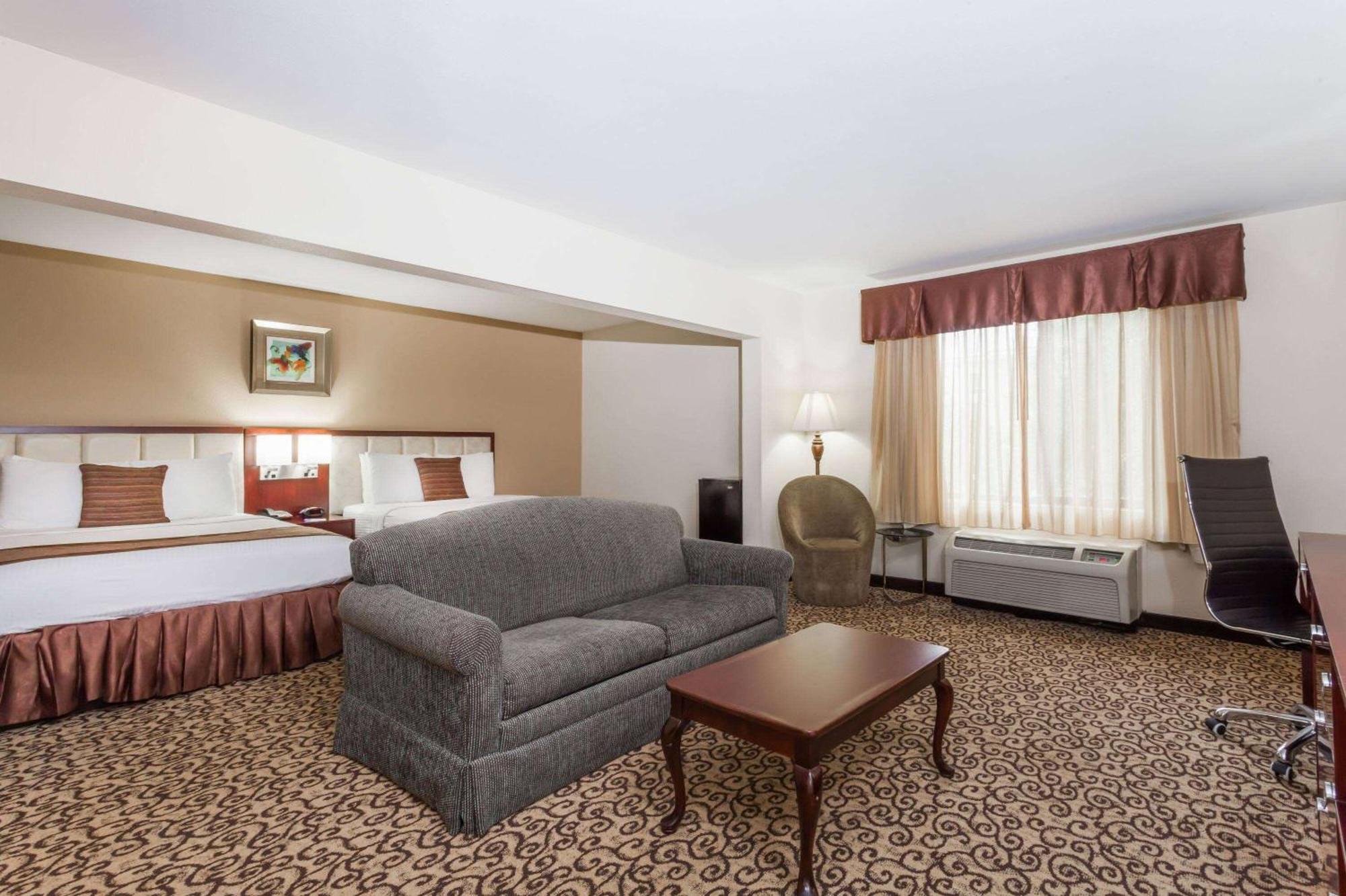 Baymont By Wyndham Columbia Fort Jackson מראה חיצוני תמונה