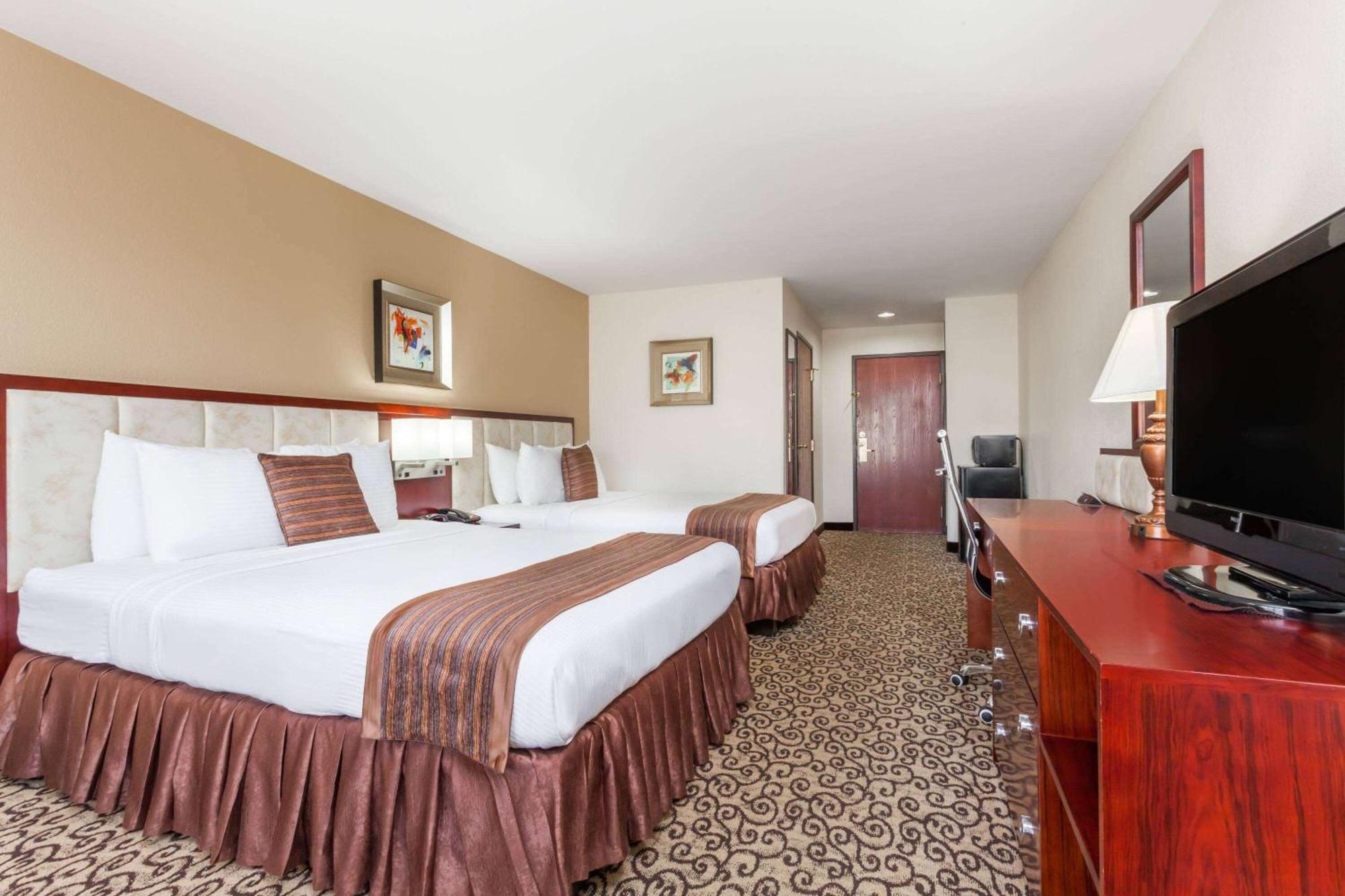 Baymont By Wyndham Columbia Fort Jackson מראה חיצוני תמונה