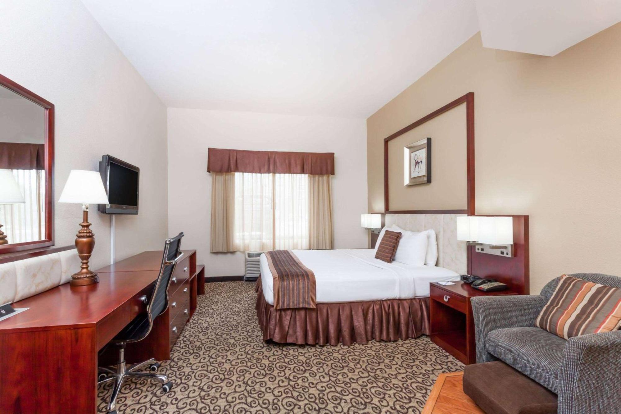 Baymont By Wyndham Columbia Fort Jackson מראה חיצוני תמונה
