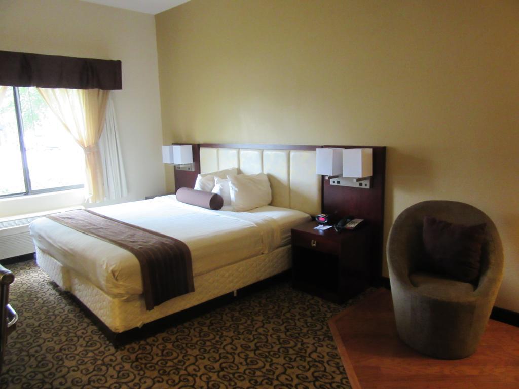 Baymont By Wyndham Columbia Fort Jackson מראה חיצוני תמונה