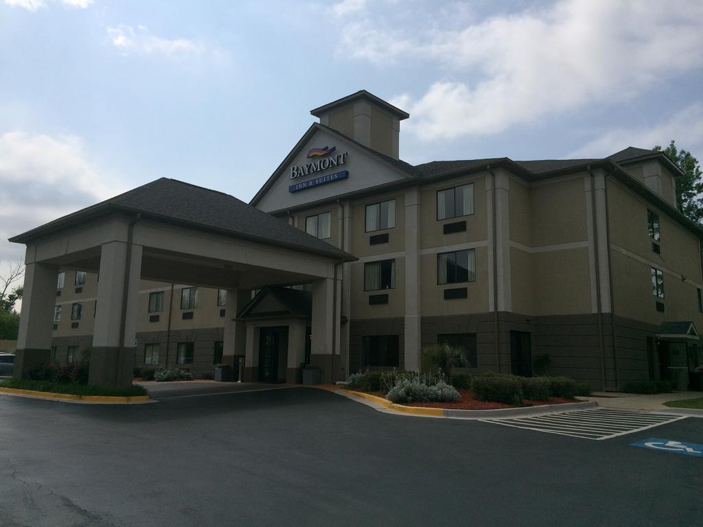 Baymont By Wyndham Columbia Fort Jackson מראה חיצוני תמונה