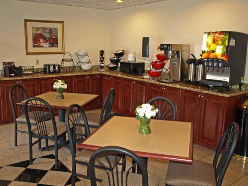 Baymont By Wyndham Columbia Fort Jackson מסעדה תמונה