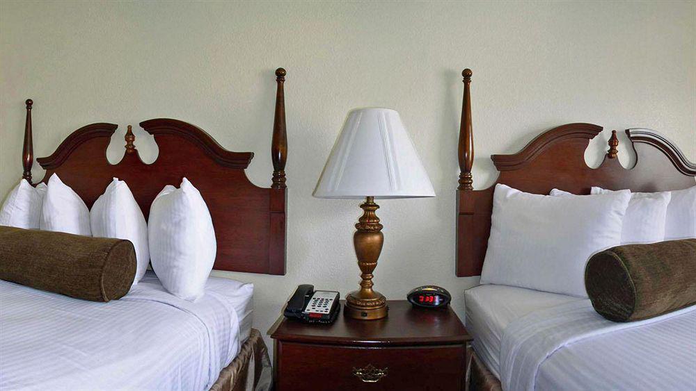 Baymont By Wyndham Columbia Fort Jackson מראה חיצוני תמונה